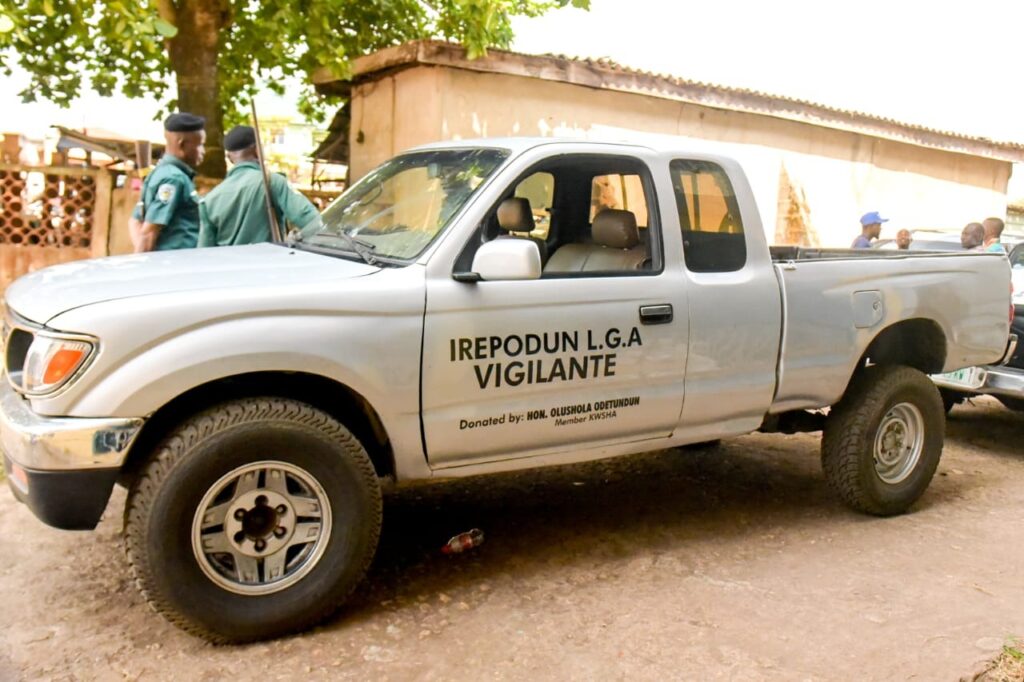 Irepodun LG: Odetundun Boosts Grassroots Security with Vehicle Donation, Festive Gifts